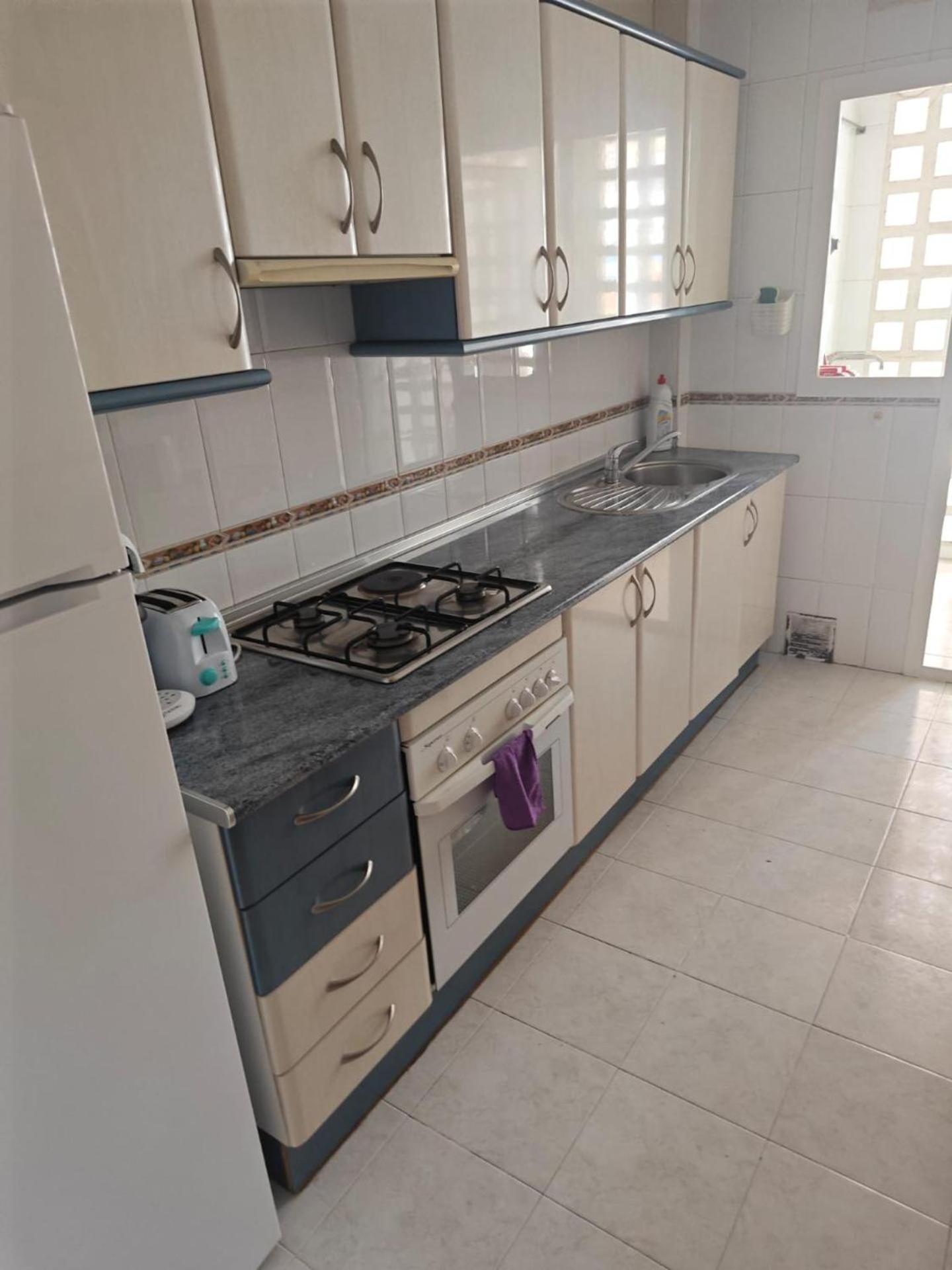 Central 2-Bed Apartment In Estepona Port Exterior photo